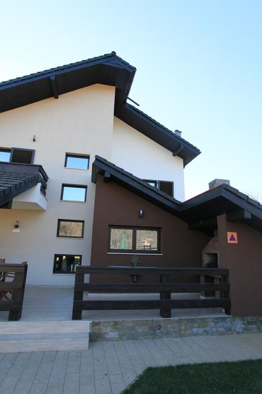 Pensiunea Livada Bunicului Stanesti  Esterno foto